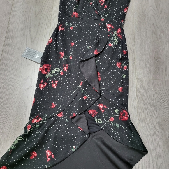 NWT Le Chateau off shoulder floral dress, size Xxs - Picture 7 of 10